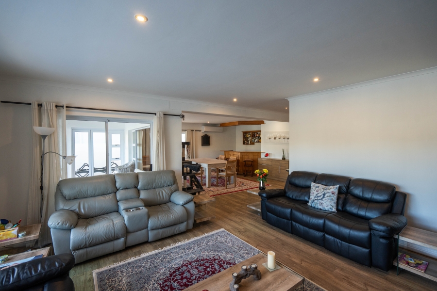 6 Bedroom Property for Sale in Royal Alfred Marina Eastern Cape